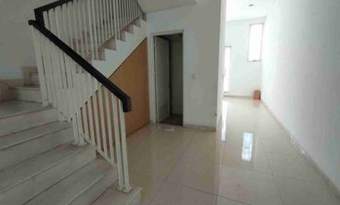 Disewakan Rumah Crown Golf Furnished Pantai Indah Kapuk Jakarta Utara