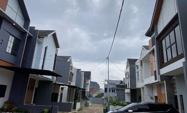 Hunian Premium Strategis Dekat Galaxy dengan Akses 2 Mobil dan Dekat 4 Pintu Tol