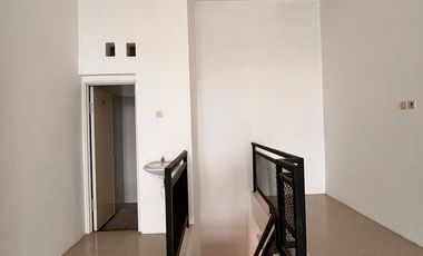 Ruko Gresss Ploso Baru Tambaksari Surabaya Timur Row jalan 2 mobil