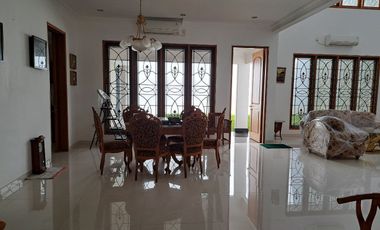 Pakuwon indah Vila Regency Samping Supermall  PAKUWON , Full furnis baru gress