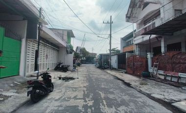 FOR SALE: Semi-Classic House in Babatan Beach, Surabaya. Minimalist 2-Storey House Near Kenjeran and Mulyosari Highways, Near ITS, UNAIR, and Galaxy M