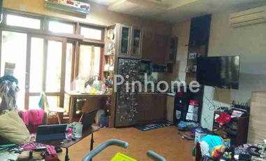 rumah bisa usaha di BKT jl duren sawit