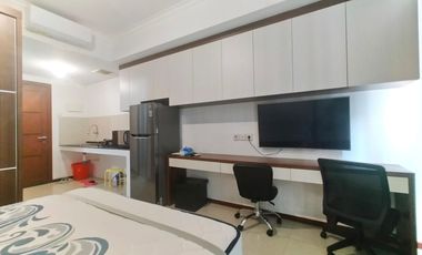 Apartment studio 26sqm for rent @ Royal Mediterania Garden Fully furnished Washing Machine Location Near Central Park, Office Tower APL SOHO Capital