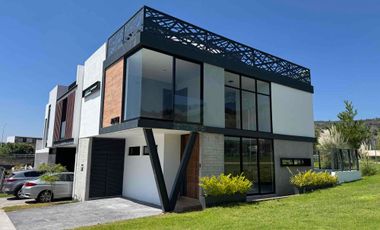 CASA NUEVA EN ESQUINA EN EL EDÉN RESIDENCIAL, JUNTO A ÁREAS VERDES, 4 HABITACIONES, ROOF GARDEN. ZONA BOSQUES DE SANTA ANITA.