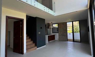 CASA NUEVA EN ESQUINA EN EL EDÉN RESIDENCIAL, JUNTO A ÁREAS VERDES, 4 HABITACIONES, ROOF GARDEN. ZONA BOSQUES DE SANTA ANITA.