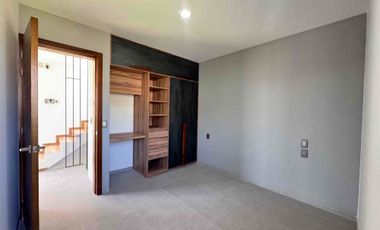 CASA NUEVA EN ESQUINA EN EL EDÉN RESIDENCIAL, JUNTO A ÁREAS VERDES, 4 HABITACIONES, ROOF GARDEN. ZONA BOSQUES DE SANTA ANITA.