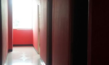 Ruko 4 Lantai , Jl.Melawai raya Harga 250 jt / thn Unfurnis