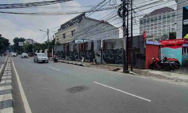 FOR SALE/RENT TANAH 
JL WIJAYA I - KEBAYORAN BARU
PERUNTUKAN ZONA KOMERSIL
TANAH KOSONG COCOK UNTUK KANTOR / CAFE / KLINIK  


LUAS TANAH 680 m2
Lebar muka 22 meter
Area Komersil
Pinggir Jalan Besar 

Harga Rp 1,2 M/tahun nego
Jual 55M nego