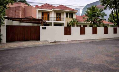 FOR SALE/RENT TANAH 
JL WIJAYA I - KEBAYORAN BARU
PERUNTUKAN ZONA KOMERSIL
TANAH KOSONG COCOK UNTUK KANTOR / CAFE / KLINIK  


LUAS TANAH 680 m2
Lebar muka 22 meter
Area Komersil
Pinggir Jalan Besar 

Harga Rp 1,2 M/tahun nego
Jual 55M nego