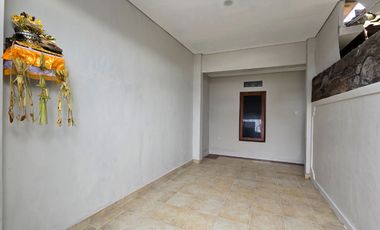 COMFORTABLE HOME IN PREMIUM LOCATION, 5BED 2.5BATH, LONG TERM RENT - JL GN PATAS, PADANG SAMBIAN KELOD