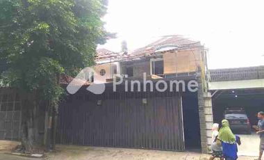 rumah strategis pinggir BKT‼️  jl Soekanto - duren sawit