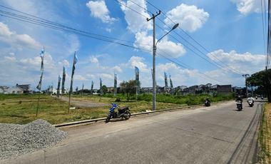 Ayuna Raya Ciwastra Rumah Gaya Santorini di Rancaoray dkt ciwastra