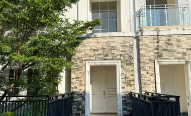 RUMAH MEWAH 3 LANTAI di Pavillion Residence – Posisi Sudut, Double Decker, Siap Huni!