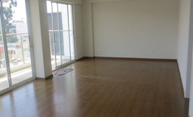 DPTO EN CALLE MARCONA (SURCO): A.O. DE 336 M2, 3 HABIT, 2.5 BAÑOS, $ 395,000