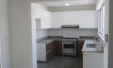 DPTO EN CALLE MARCONA (SURCO): A.O. DE 336 M2, 3 HABIT, 2.5 BAÑOS, $ 395,000