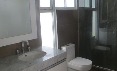 DPTO EN CALLE MARCONA (SURCO): A.O. DE 336 M2, 3 HABIT, 2.5 BAÑOS, $ 395,000