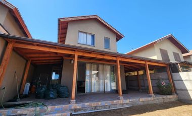 Casa en arriendo en Condominio La Vendimia, Machali