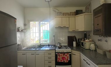 Propiedad con Dos Viviendas Independientes – Ideal para Vivienda Multifamiliar o Inversión – Rosario