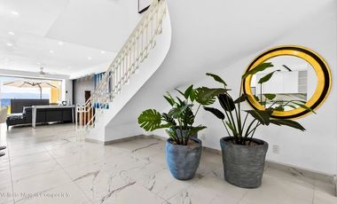 BAY VIEW GRAND