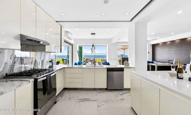BAY VIEW GRAND