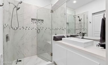 BAY VIEW GRAND