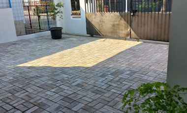 Disewakan Ruangan Depan Bagian Bawah Berikut Halaman