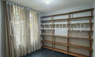CASA DE DOS PISOS EN VENTA – AV. BOLOGNESI, URB. PESCASSEROLLI