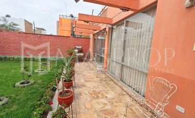 CASA DE DOS PISOS EN VENTA – AV. BOLOGNESI, URB. PESCASSEROLLI