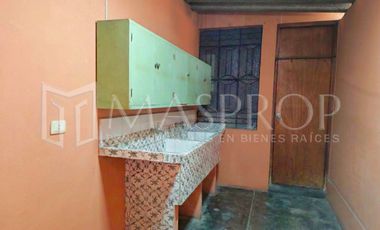 CASA DE DOS PISOS EN VENTA – AV. BOLOGNESI, URB. PESCASSEROLLI
