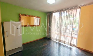CASA DE DOS PISOS EN VENTA – AV. BOLOGNESI, URB. PESCASSEROLLI