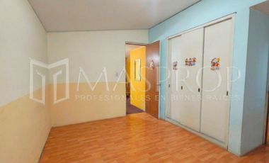 CASA DE DOS PISOS EN VENTA – AV. BOLOGNESI, URB. PESCASSEROLLI