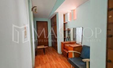 CASA DE DOS PISOS EN VENTA – AV. BOLOGNESI, URB. PESCASSEROLLI