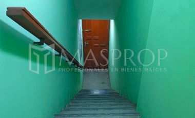 CASA DE DOS PISOS EN VENTA – AV. BOLOGNESI, URB. PESCASSEROLLI