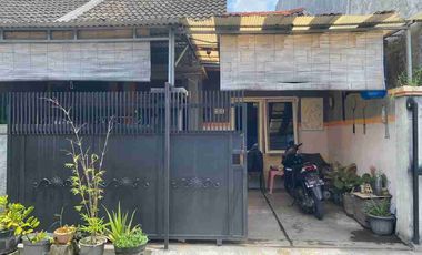 Dijual murah via lelang rumah di Golden berry Menganti Gresik