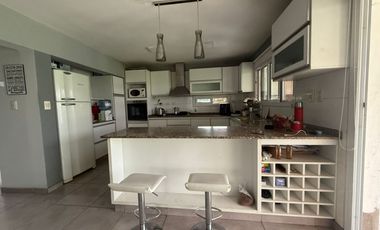 VÓRTICE INMOBILIARIA VENDE CASA EN B° PRIVADO PINARES DE FURLOTTI, MAIPÚ, MENDOZA