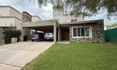 VÓRTICE INMOBILIARIA VENDE CASA EN B° PRIVADO PINARES DE FURLOTTI, MAIPÚ, MENDOZA