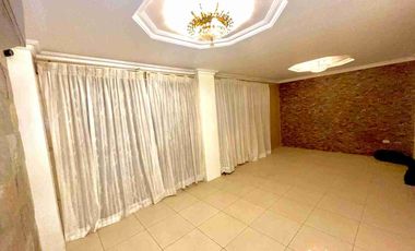 Alquilo Departamento de 3 Dormitorios, Planta Baja, en la Urbanizacion PORTON DE LOS ALAMOS, en ALAMOS NORTE, cerca del CC RIOCENTRO NORTE