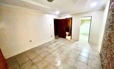 Alquilo Departamento de 3 Dormitorios, Planta Baja, en la Urbanizacion PORTON DE LOS ALAMOS, en ALAMOS NORTE, cerca del CC RIOCENTRO NORTE