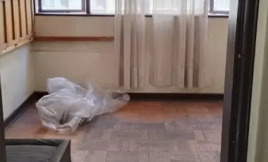 Brown propiedades VENDE departamento en oportunidad para restaurar