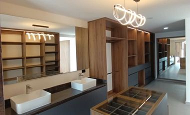 CASA EN RENTA EN LOMAS DE ANELÓPOLIS ZONA CASCATTA.