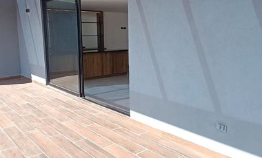 CASA EN RENTA EN LOMAS DE ANELÓPOLIS ZONA CASCATTA.