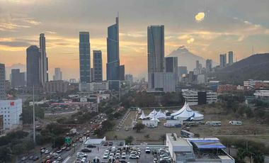 RENTA de Departamento NUEVO  totalmente amueblado y equipado  en Torre Vitant en Valle Oriente en San Pedro Garza , Garcia NL