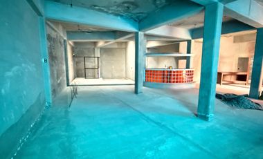 Local comercial en esquina - Paseo Tollocan, Casablanca Pilares