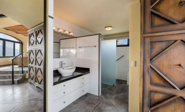 Impresionantes vistas desde esta preciosa casa en venta en Raquet club!