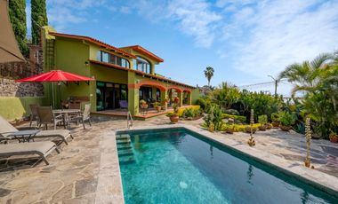 Impresionantes vistas desde esta preciosa casa en venta en Raquet club!