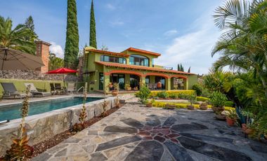 Impresionantes vistas desde esta preciosa casa en venta en Raquet club!