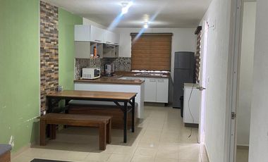 RENTA DE CASA AMUEBLADA  3 RECAMARAS EN HACIENDA VIÑEDOS  SALIDA LEON SILAO