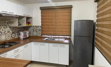 RENTA DE CASA AMUEBLADA  3 RECAMARAS EN HACIENDA VIÑEDOS  SALIDA LEON SILAO