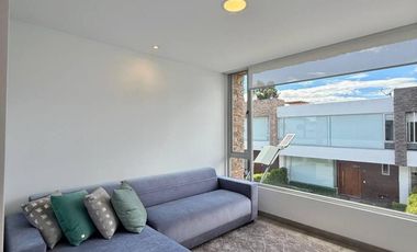 Casa en Venta sin adosar, Por Estrenar, Tumbaco, Ecuador.