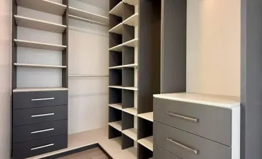 Casa en Venta sin adosar, Por Estrenar, Tumbaco, Ecuador.